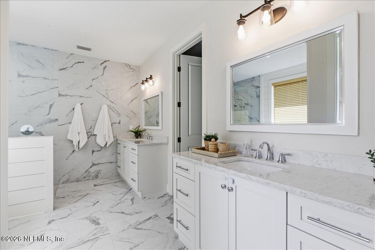 370 8th Street Atlantic Beach, FL 32233 - Photo 15 of 34 primary bath