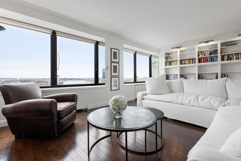 $879,000 | 85 East India Row, Unit 19H, Boston, MA 02110