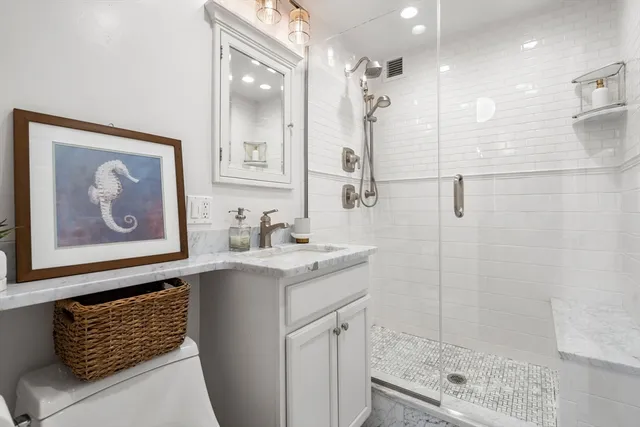 $879,000 | 85 East India Row, Unit 19H, Boston, MA 02110