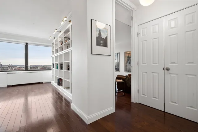 $879,000 | 85 East India Row, Unit 19H, Boston, MA 02110