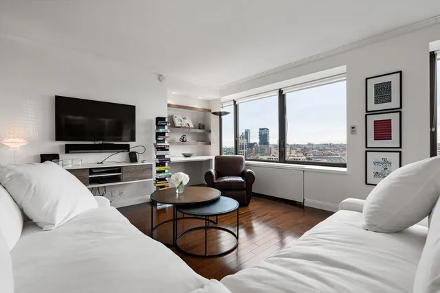 $879,000 | 85 East India Row, Unit 19H, Boston, MA 02110