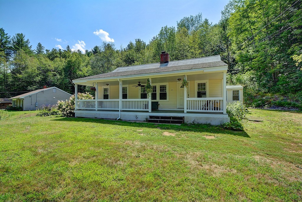 231 Brimfield Road Holland, MA 01521 - Photo 2 of 24 Gallery Image 2
