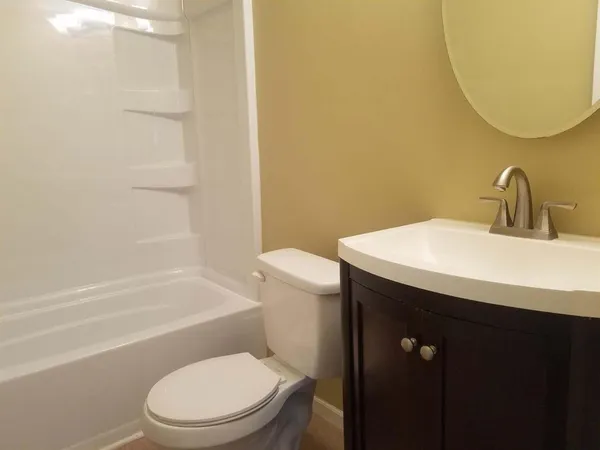 $1,900 | 1420 Gattegno Street, Ypsilanti, MI 48198