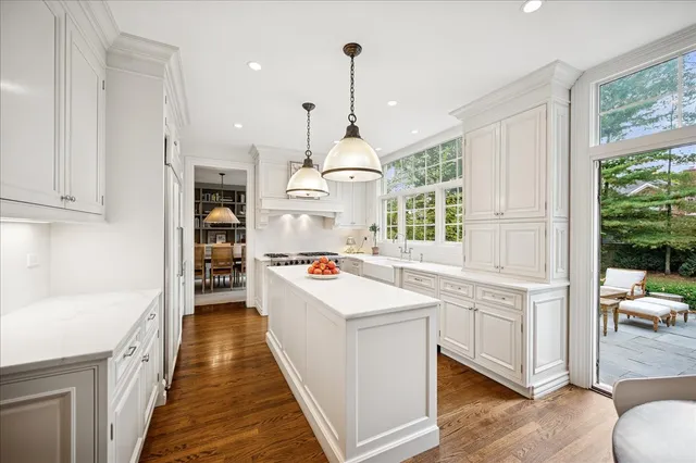 $2,799,000 | 334 Woodland Avenue, Winnetka, IL 60093