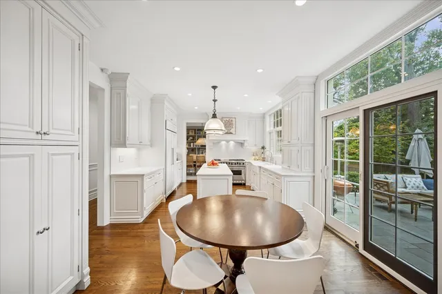 $2,799,000 | 334 Woodland Avenue, Winnetka, IL 60093