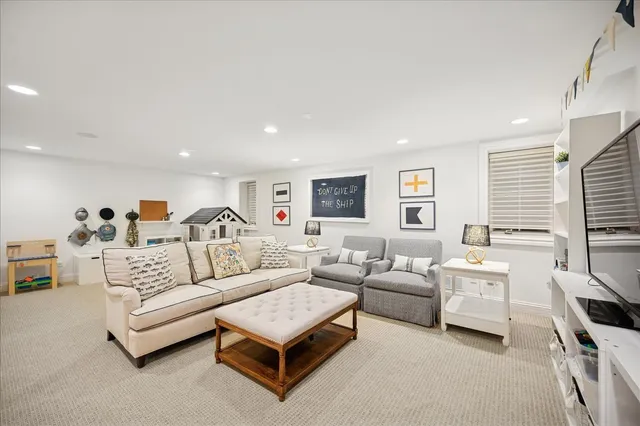 $2,799,000 | 334 Woodland Avenue, Winnetka, IL 60093