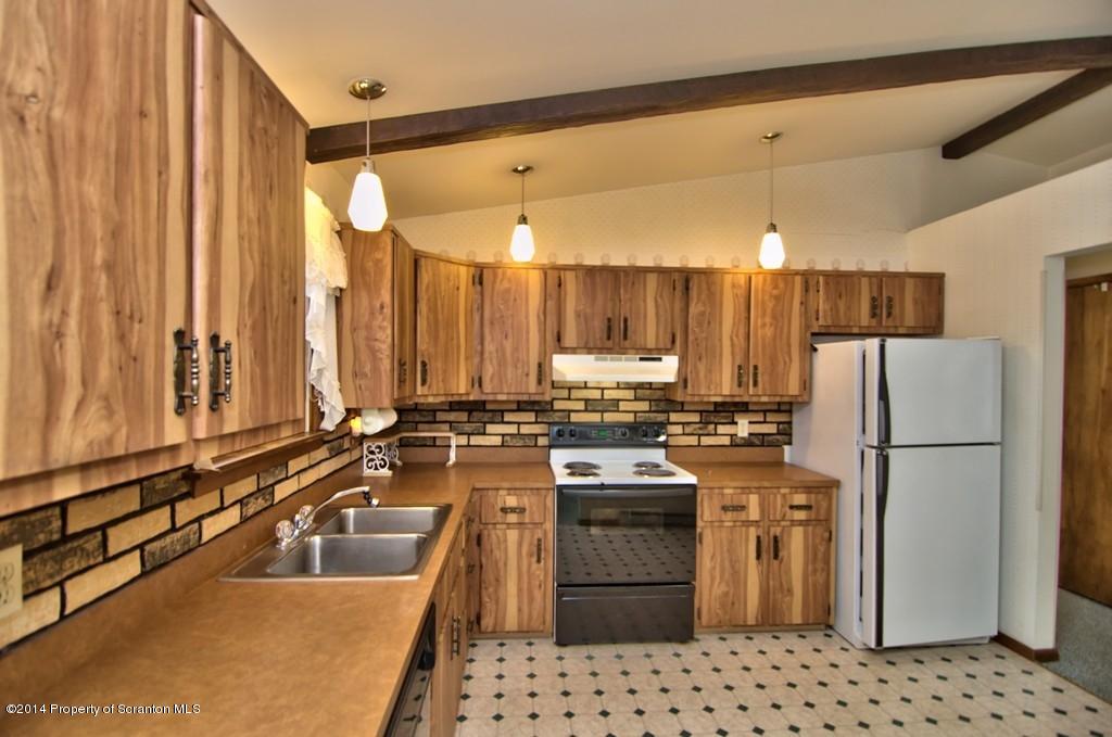 138 Colvin Road Dalton, PA 18414 - Photo 12 of 49 Gallery Image 12