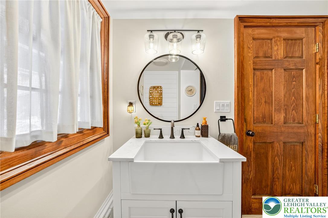 701 Rutt Road Bangor, PA 18013 - Photo 33 of 72 1st Floor Bathroom