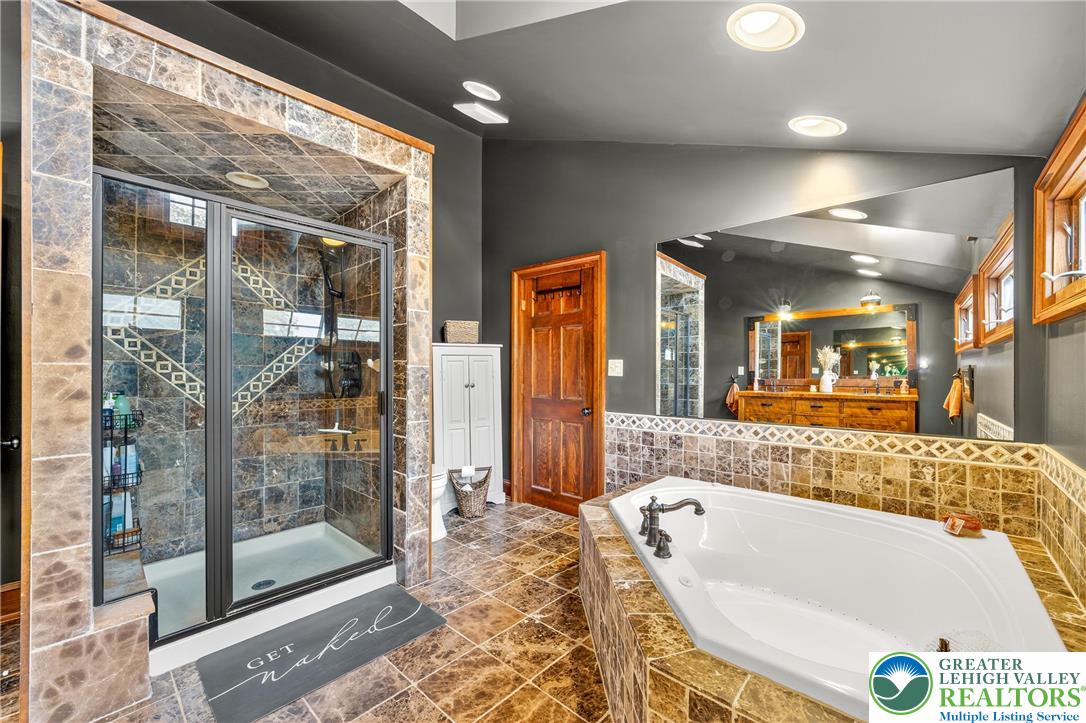 701 Rutt Road Bangor, PA 18013 - Photo 57 of 72 2nd Floor Bathroom