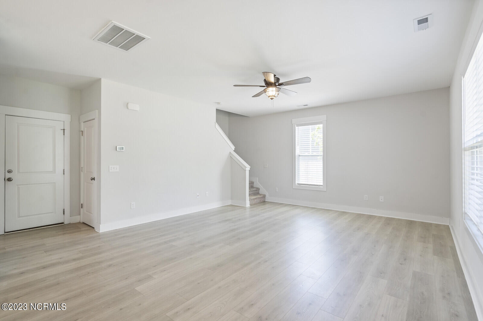 532 Toms Creek Road Rocky Point, NC 28457 - Photo 16 of 59 Large living area
