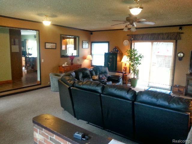8907 Marr Road Almont, MI 48003 - Photo 3 of 27 #3 Living 1.jpg