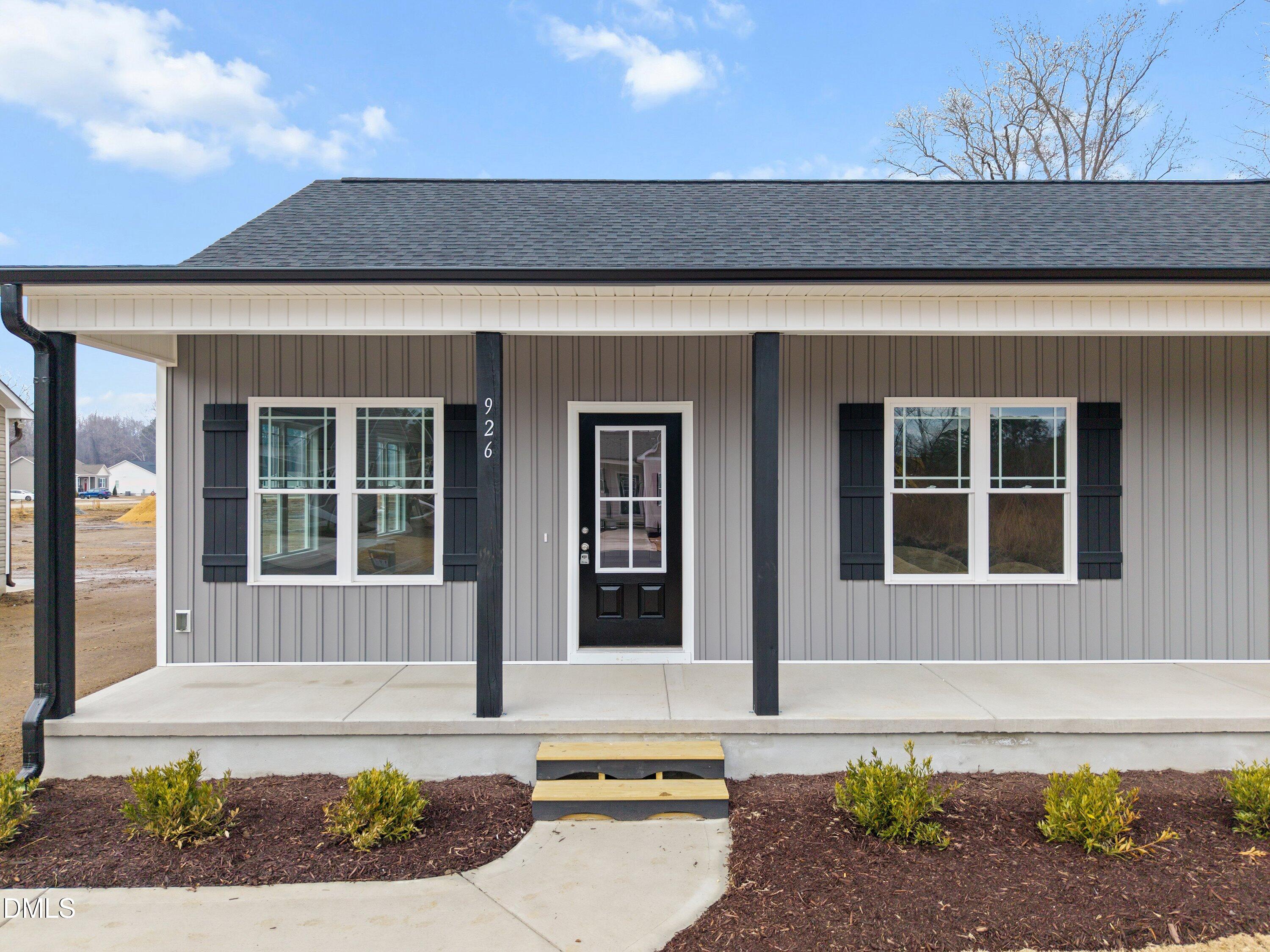 926 Micro Road West Selma, NC 27576 - Photo 6 of 41 a front view of a house