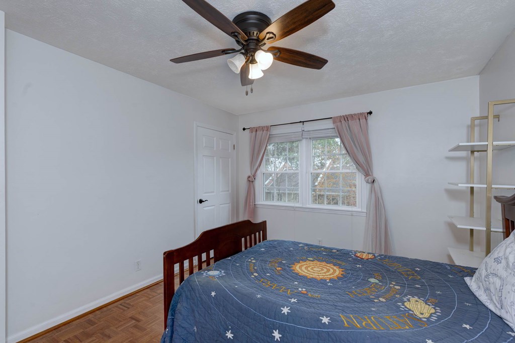 6101 River Road, Unit 5 Columbus, GA 31904 - Photo 29 of 47 a workspace with furniture and window