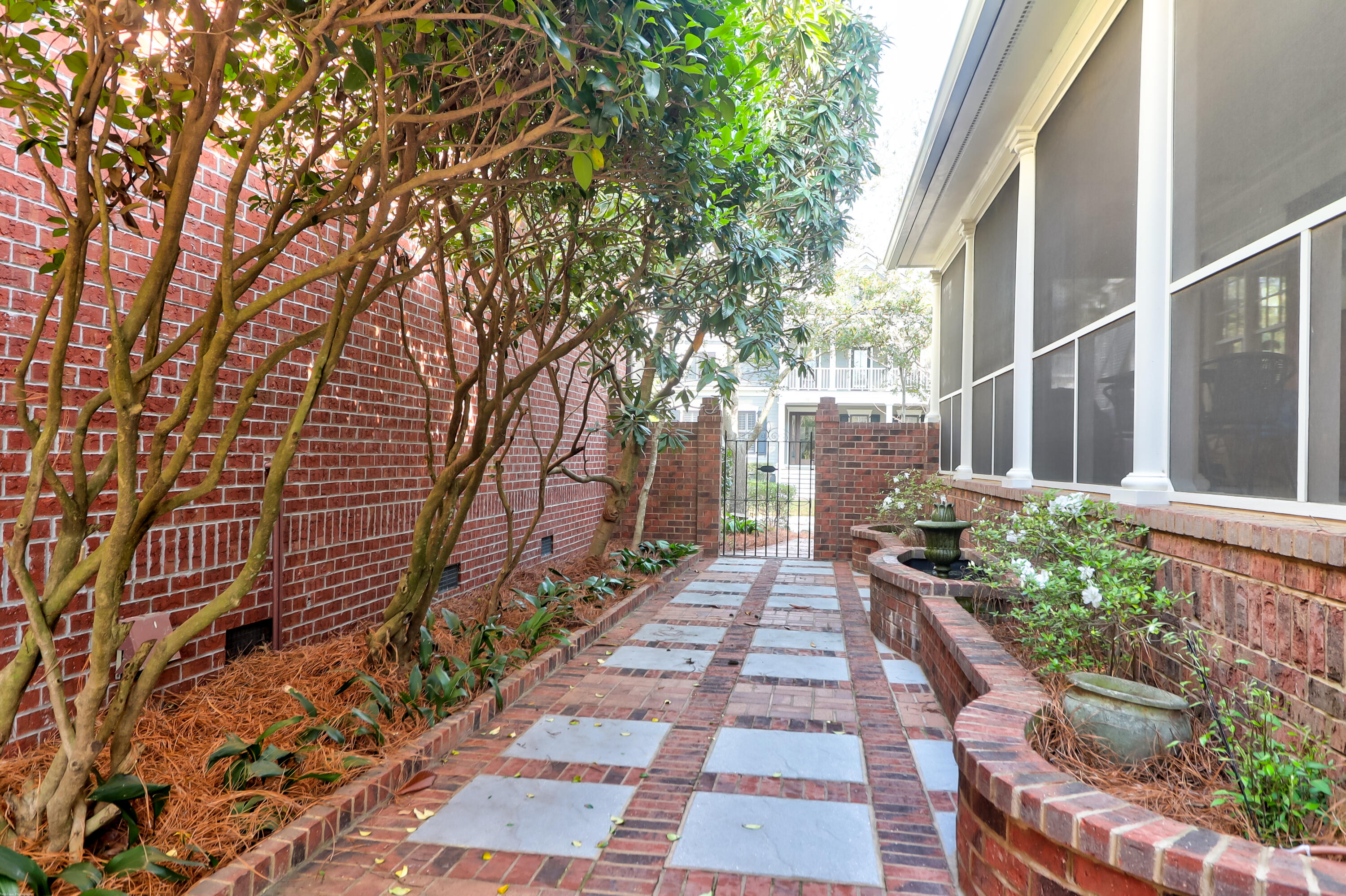 611 Daggett Street Charleston, SC 29492 - Photo 35 of 42 611 Daggett (74)