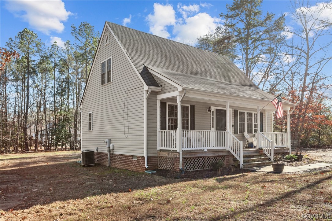 2835 Three Bridge Road Powhatan, VA 23139 - Photo 3 of 38 Gallery Image 3