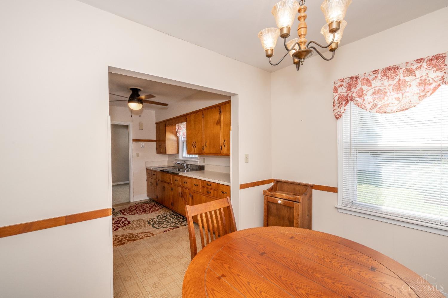 527 Columbia Road Hamilton, OH 45013 - Photo 10 of 36 Gallery Image 10