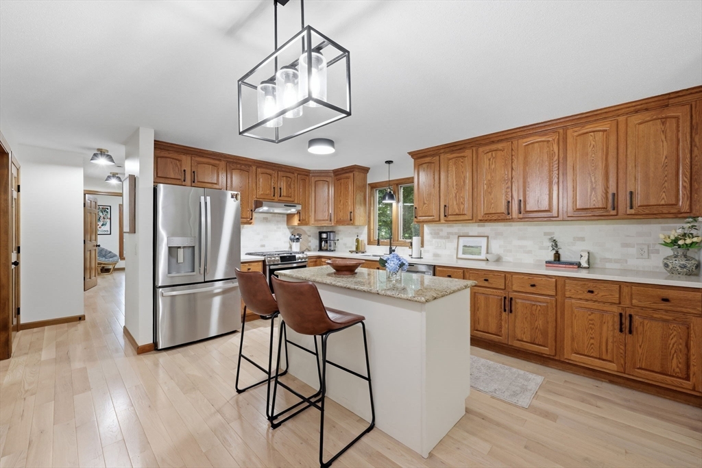 471 Porter Road East Longmeadow, MA 01028 - Photo 8 of 31 Gallery Image 8