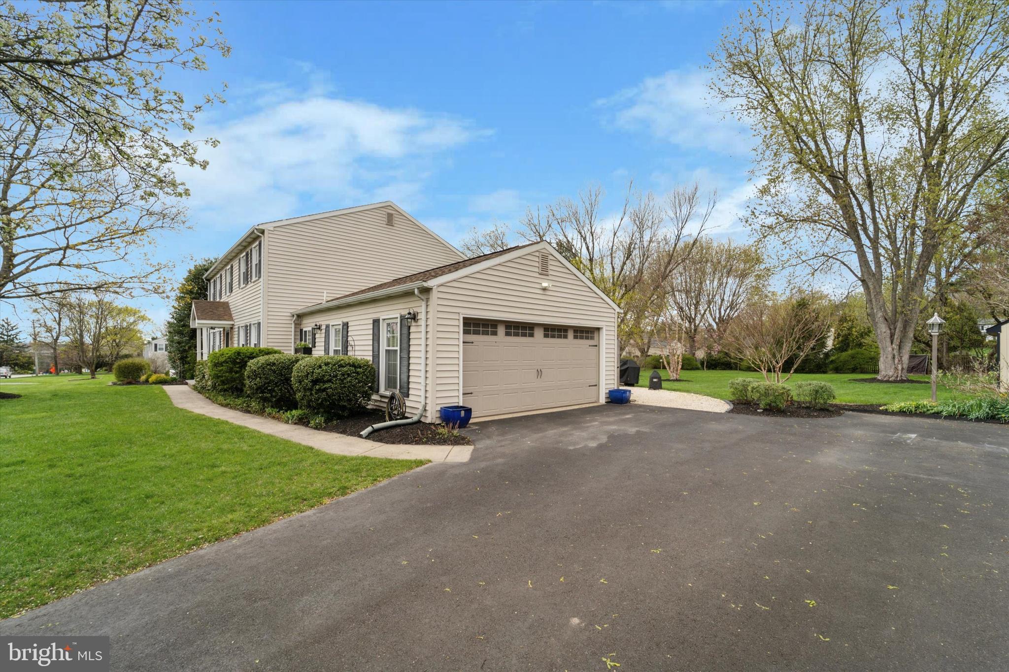 1018 Pinetown Road Fort Washington, PA 19034 - Photo 3 of 45