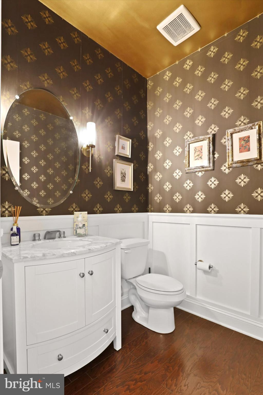 26 Skylar Circle Media, PA 19063 - Photo 14 of 36 Main Floor Powder Room