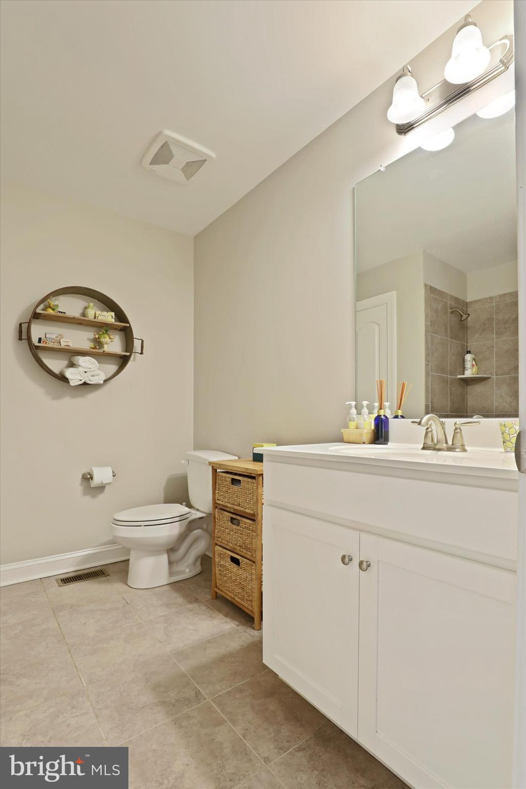 26 Skylar Circle Media, PA 19063 - Photo 24 of 36 Upper Level Hall Bathroom