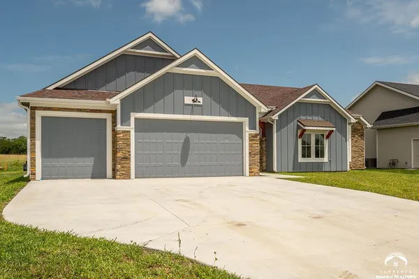 $449,900 | 1018 Bluestem Drive, Baldwin City, KS 66006