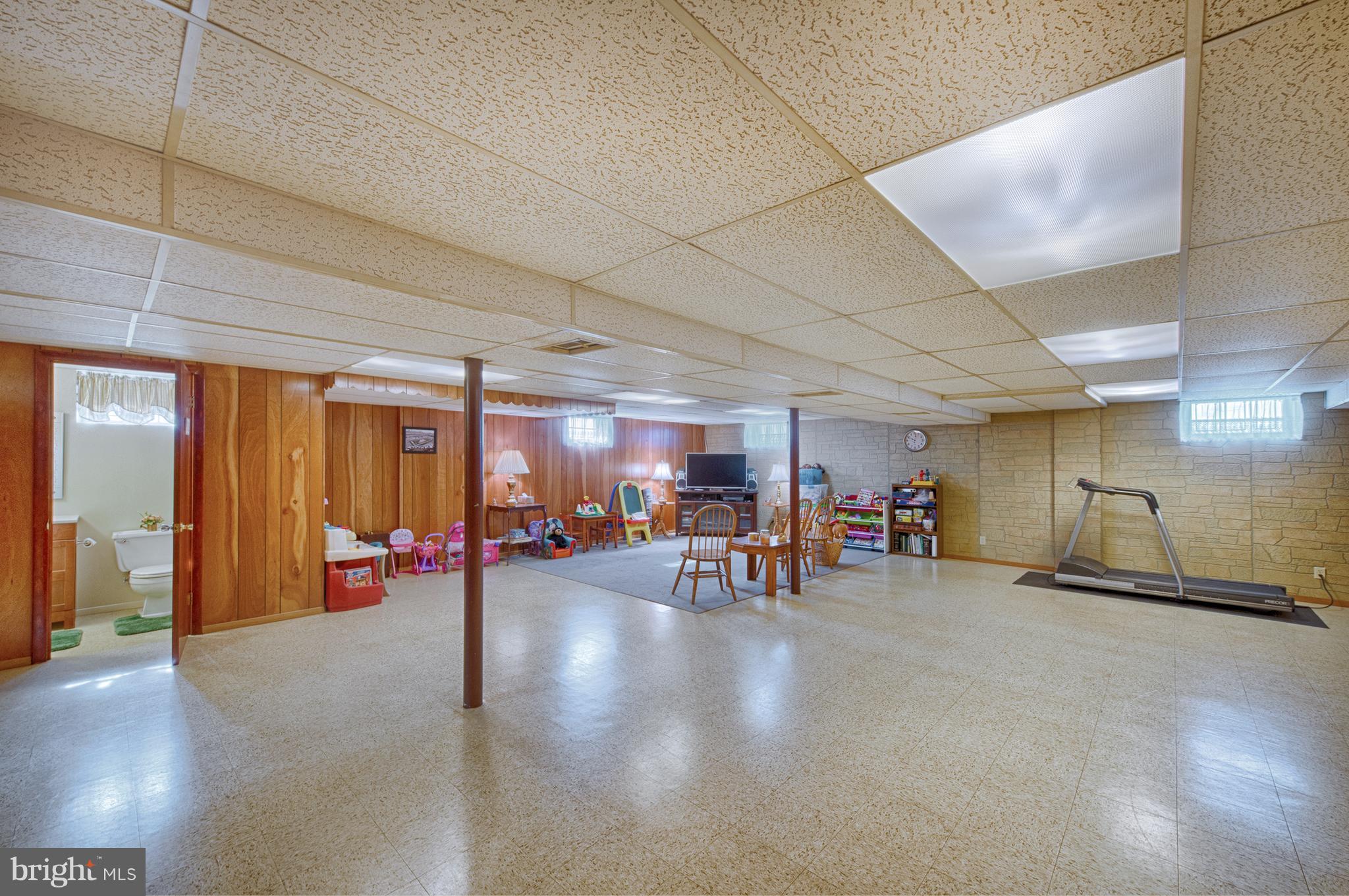 9501 Dawnvale Road Baltimore, MD 21236 - Photo 24 of 30 a view of a room with gym equipment