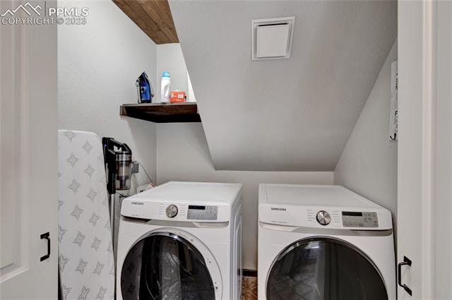 4580 Hagerman Road Cascade, CO 80809 - Photo 21 of 33 High End Washer and Dryer Included