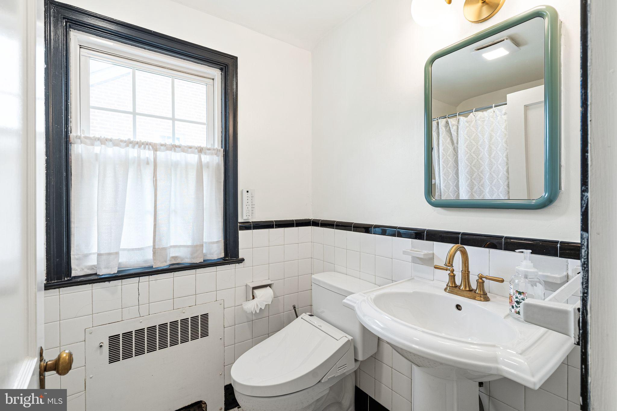 111 Crosshill Road Wynnewood, PA 19096 - Photo 14 of 18 Upstairs Hall bathroom with bathtub / shower