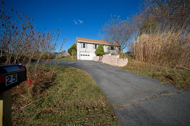 $375,000 | 25 Broadturn Road, Scarborough, ME 04074