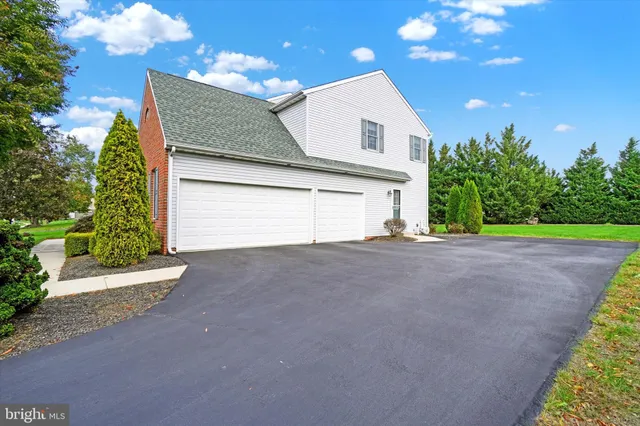 $525,000 | 2653 Ferncreek Lane, York, PA 17404