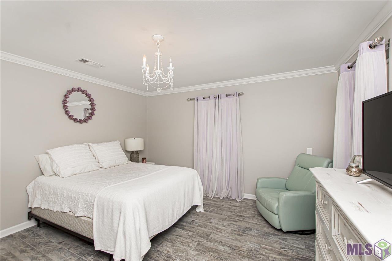 15135 Point Chenier Avenue Baton Rouge, LA 70817 - Photo 13 of 20 Gallery Image 13