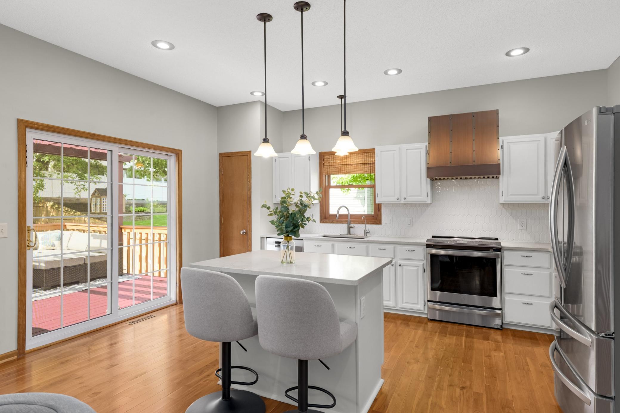 12769 Diamond Path Apple Valley, MN 55124 - Photo 2 of 33