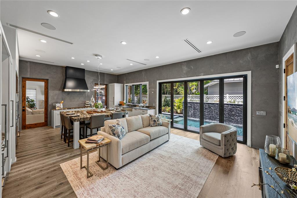 2903 West Hawthorne Road Tampa, FL 33611 - Photo 19 of 82 Gallery Image 19