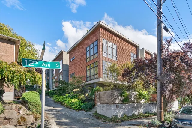 $784,000 | 1211 South Grand Street, Seattle, WA 98144