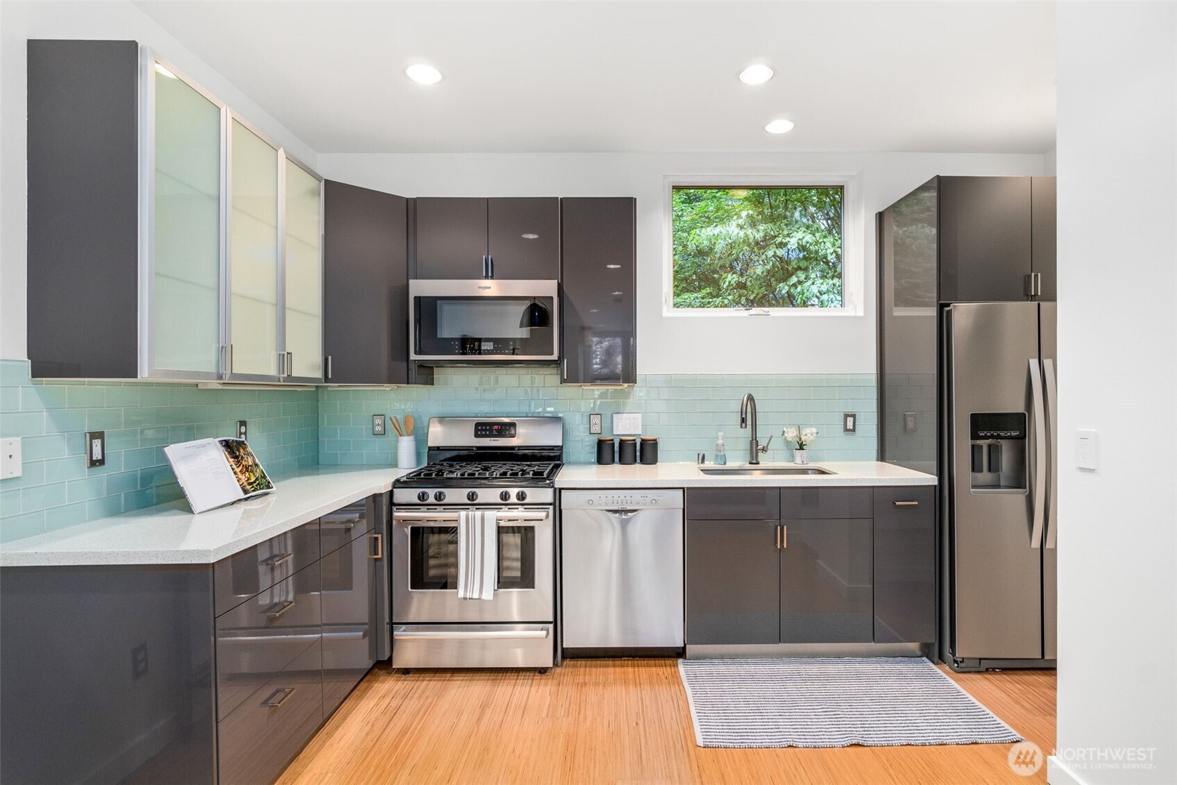 1211 South Grand Street Seattle, WA 98144 - Photo 10 of 28