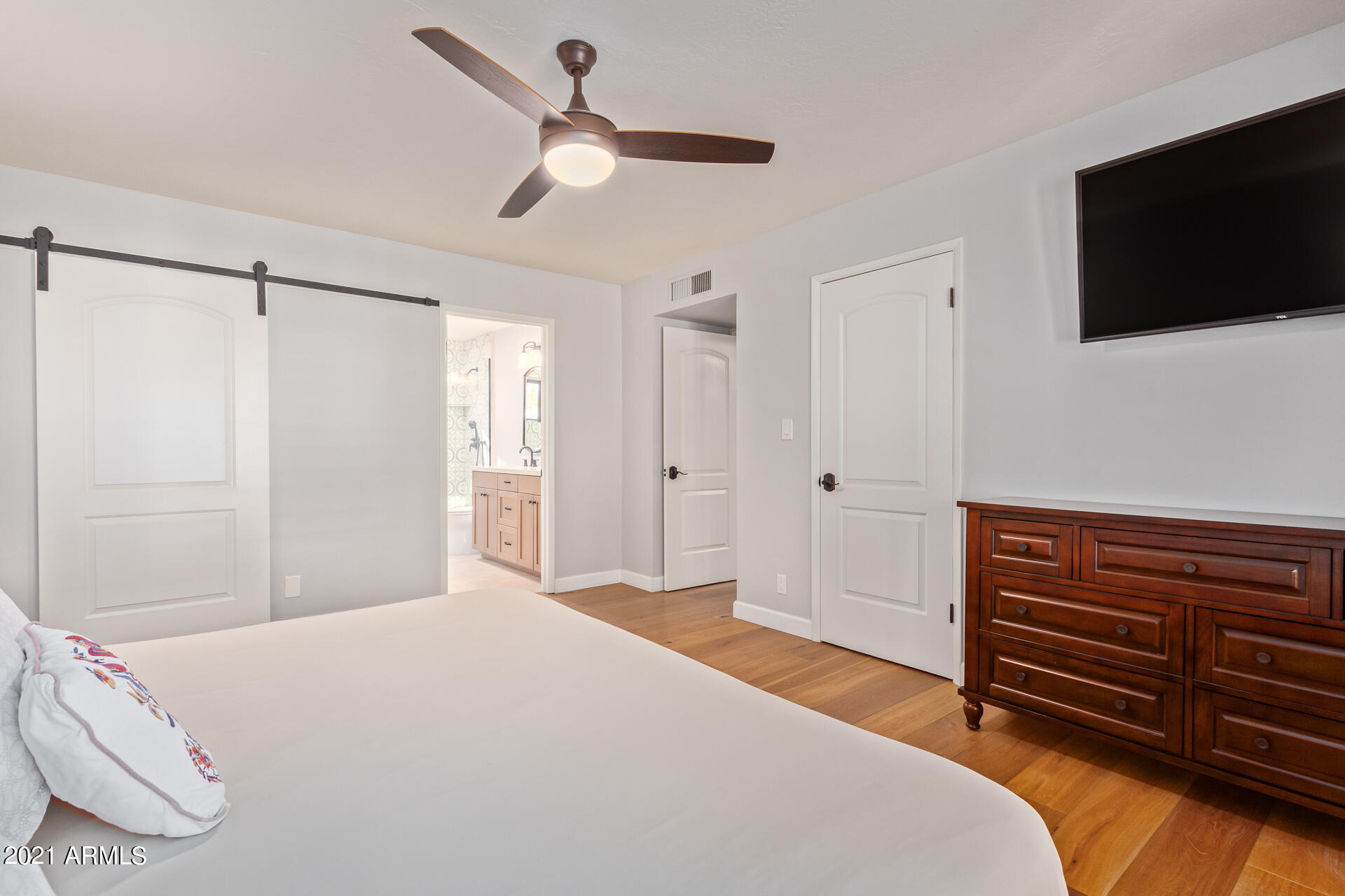 4553 East Palomino Road Phoenix, AZ 85018 - Photo 18 of 55 0015-15 - Palimino