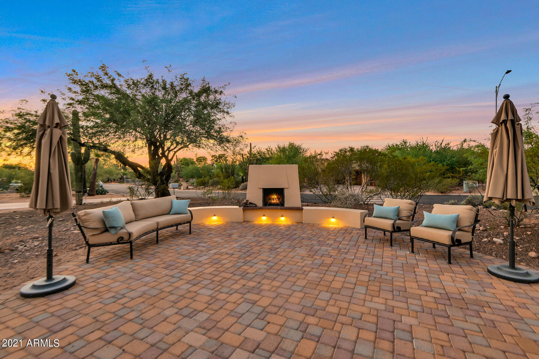 4553 East Palomino Road Phoenix, AZ 85018 - Photo 3 of 55 QPT Photos - DSC_5252
