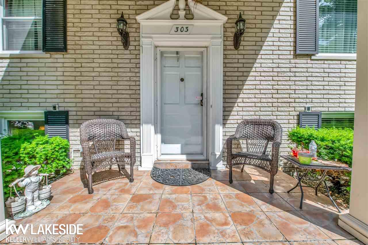303 Riverside Drive Clinton Township, MI 48036 - Photo 6 of 26 50081845-5.JPG