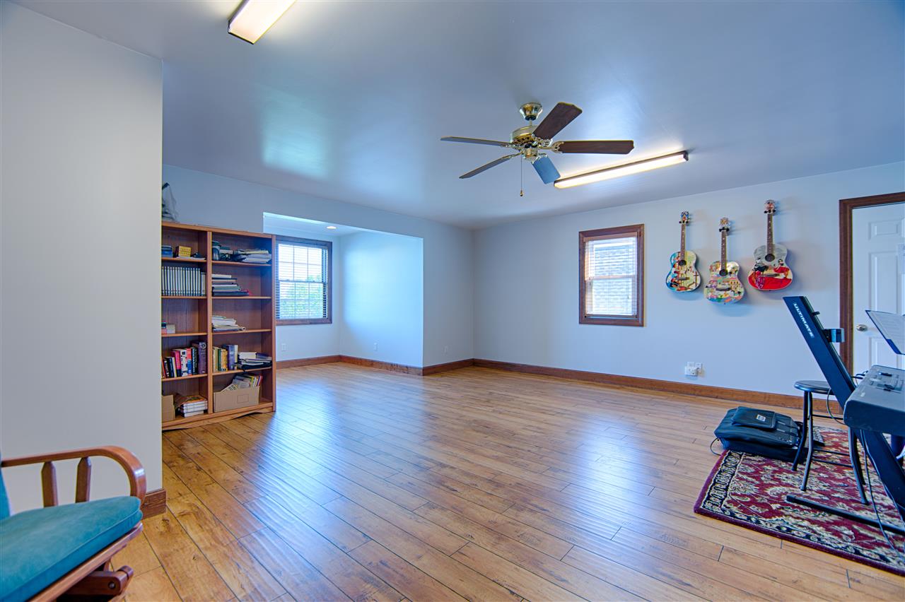 10611 Wheatonville Road Elberfeld, IN 47613 - Photo 21 of 33 Gallery Image 21