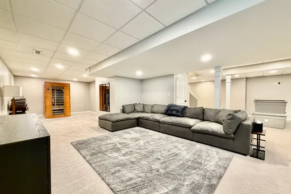 $629,900 | 1941 Broadsmore Drive, Algonquin, IL 60102