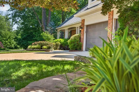 $925,000 | 7801 Huntsman Boulevard, Springfield, VA 22153