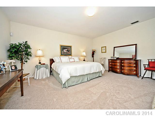 8100 Raintree Lane Charlotte, NC 28277 - Photo 13 of 16 Gallery Image 13