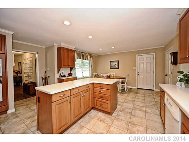 8100 Raintree Lane Charlotte, NC 28277 - Photo 6 of 16 Gallery Image 6