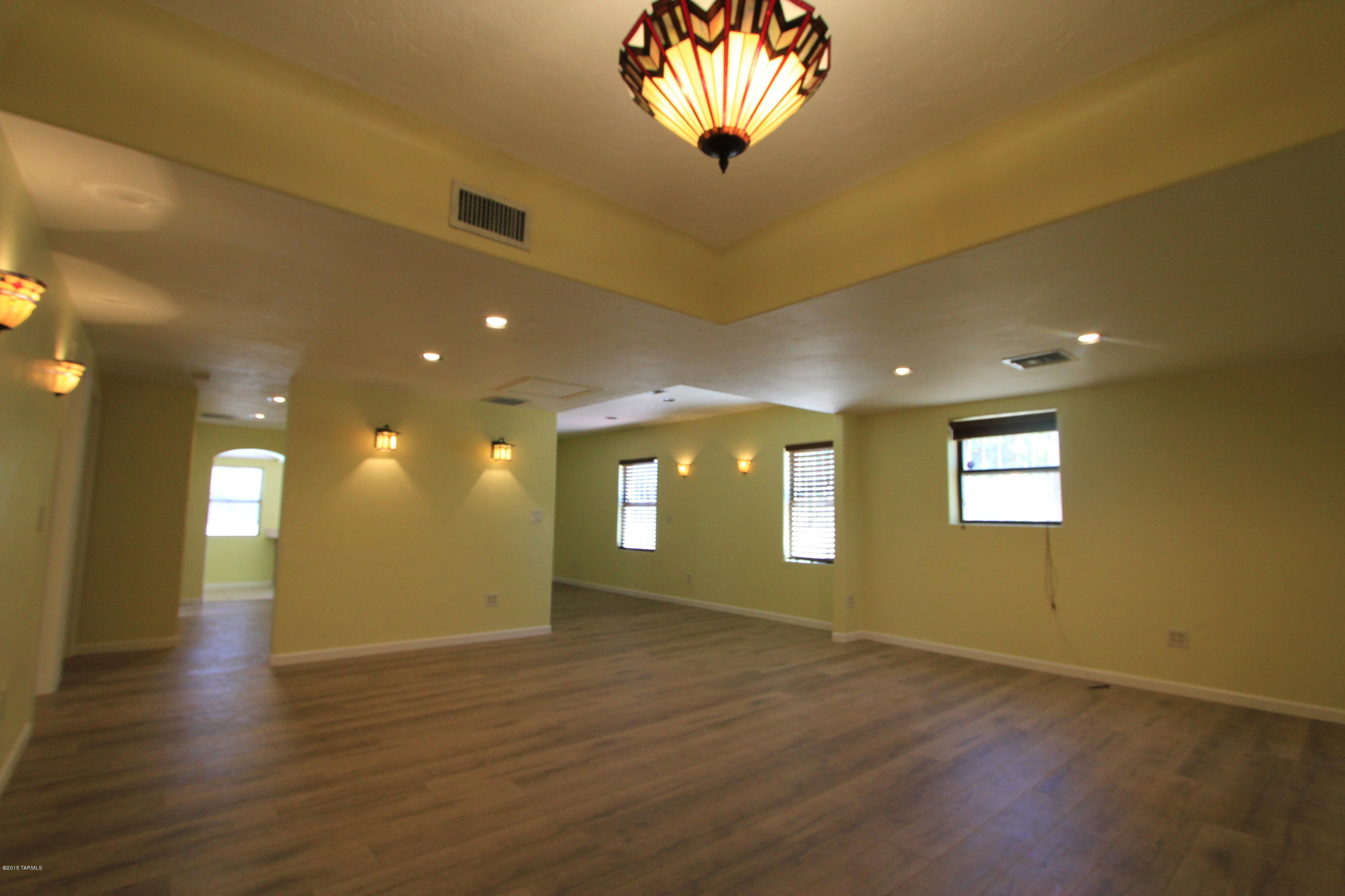 2101 East Grant Road Tucson, AZ 85719 - Photo 4 of 12