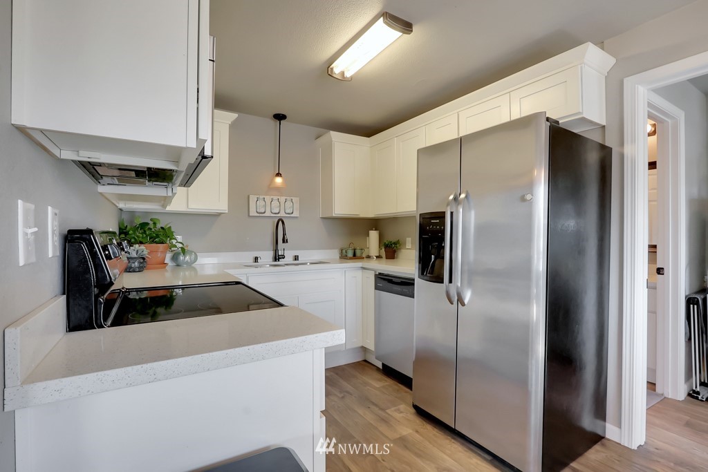 6923 Johnson Road Northeast Tacoma, WA 98422 - Photo 12 of 30