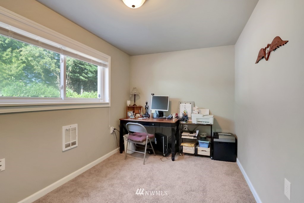 6923 Johnson Road Northeast Tacoma, WA 98422 - Photo 18 of 30