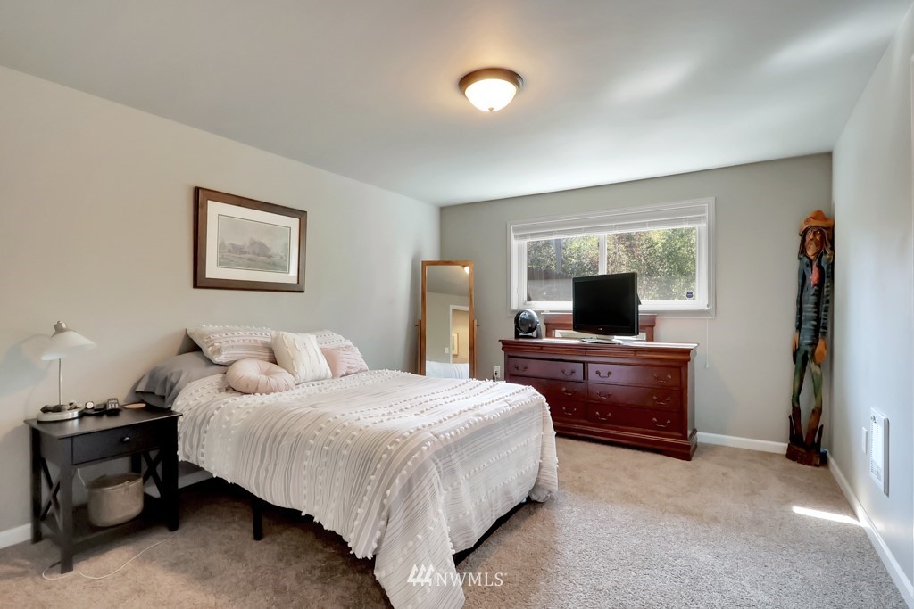 6923 Johnson Road Northeast Tacoma, WA 98422 - Photo 20 of 30