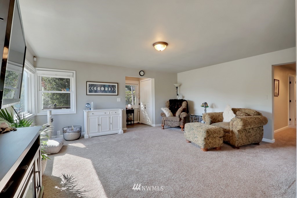 6923 Johnson Road Northeast Tacoma, WA 98422 - Photo 8 of 30