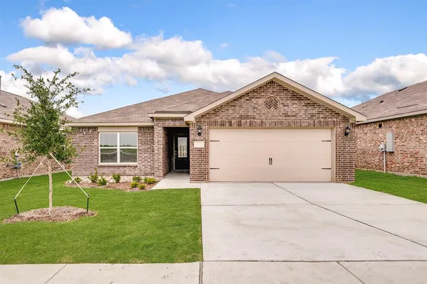$2,120 | 307 Julian Davis Drive, Venus, TX 76084