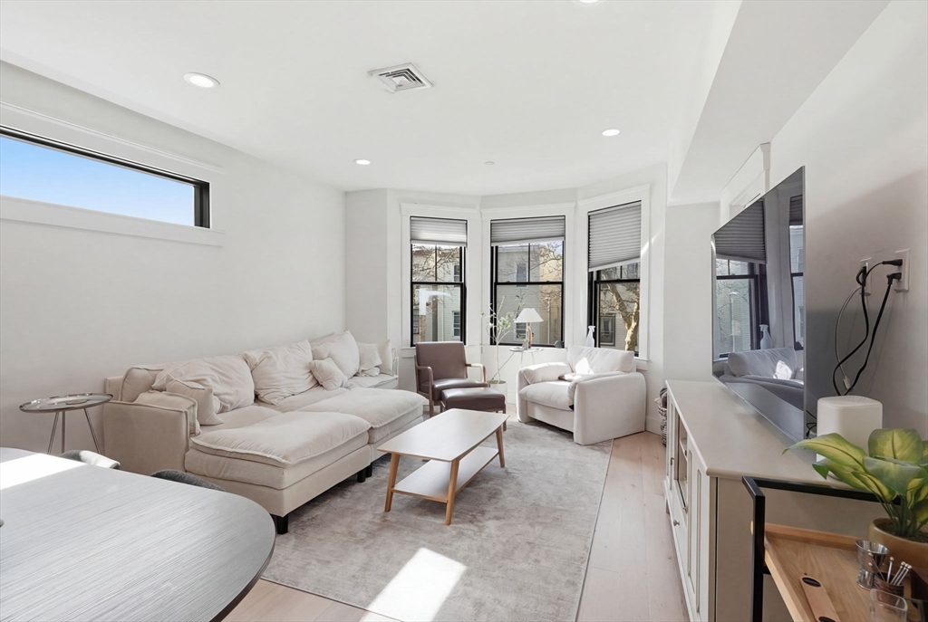 331 Chelsea Street, Unit 3 Boston, MA 02128 - Photo 8 of 34